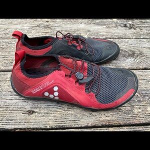 VIVO BAREFOOT Primus Trail SG red and black shoes
